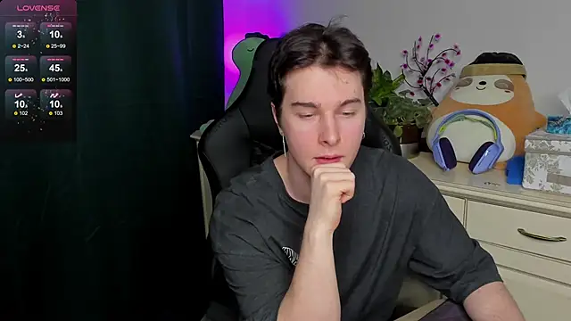 Vincent Strong online show from February 4, 1:17 pm