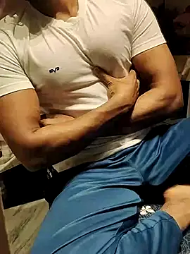 xxxhugedick0001 online show from March 7, 6:33 pm