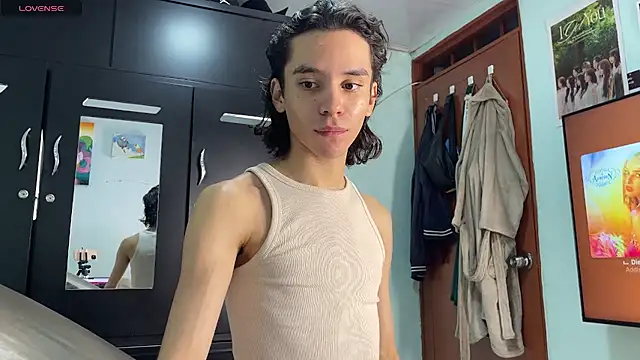 imcoltonalvin online show from September 18, 10:45 pm