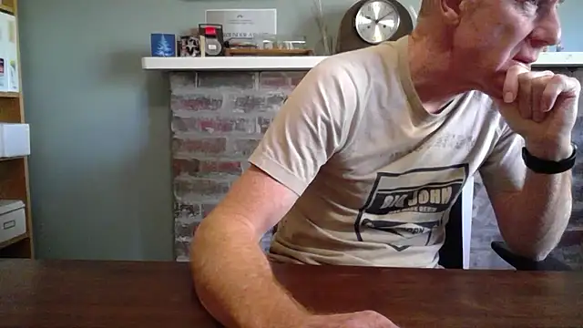 jiggy77777 online show from February 24, 11:41 pm