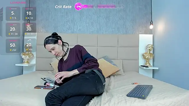 Hecatee 77 online show from April 8, 7:22 pm