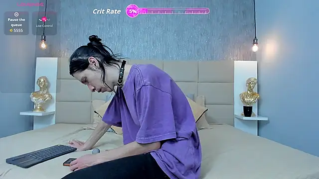 Hecatee 77 online show from April 11, 7:06 pm