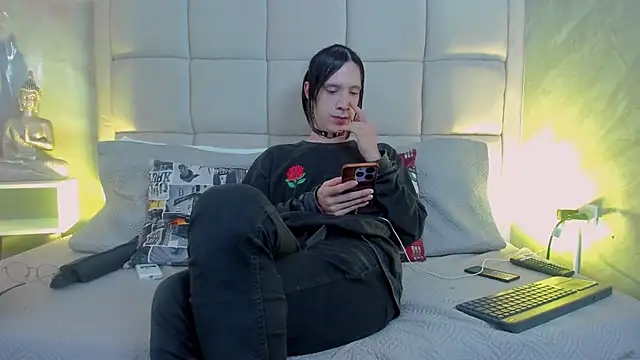 Hecatee 77 online show from October 30, 8:10 pm