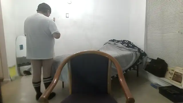 Peachestabby147 online show from February 19, 8:22 am