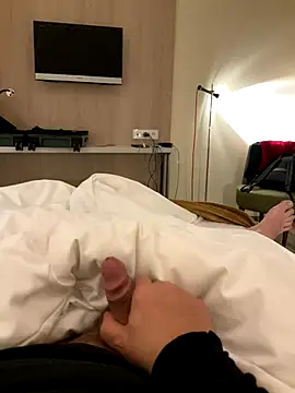 neugrg online show from January 6, 8:57 pm