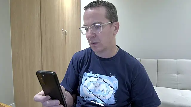 BrettJ81 online show from April 14, 4:50 pm