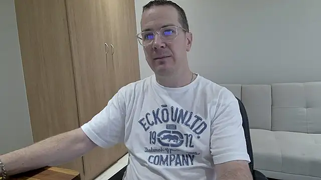 BrettJ81 online show from March 27, 2:07 pm