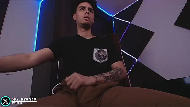 bigryann23 online show from February 6, 3:36 am